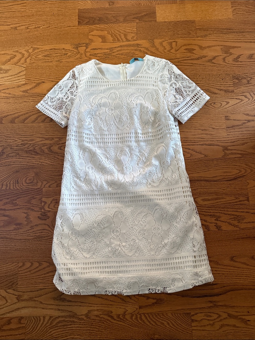 Aina Be White Floral Lace Shift Dress